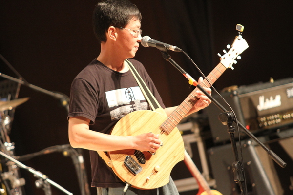 金曲樂團生祥前進西灣 高唱反空汙(另開新視窗/jpg檔)圖片