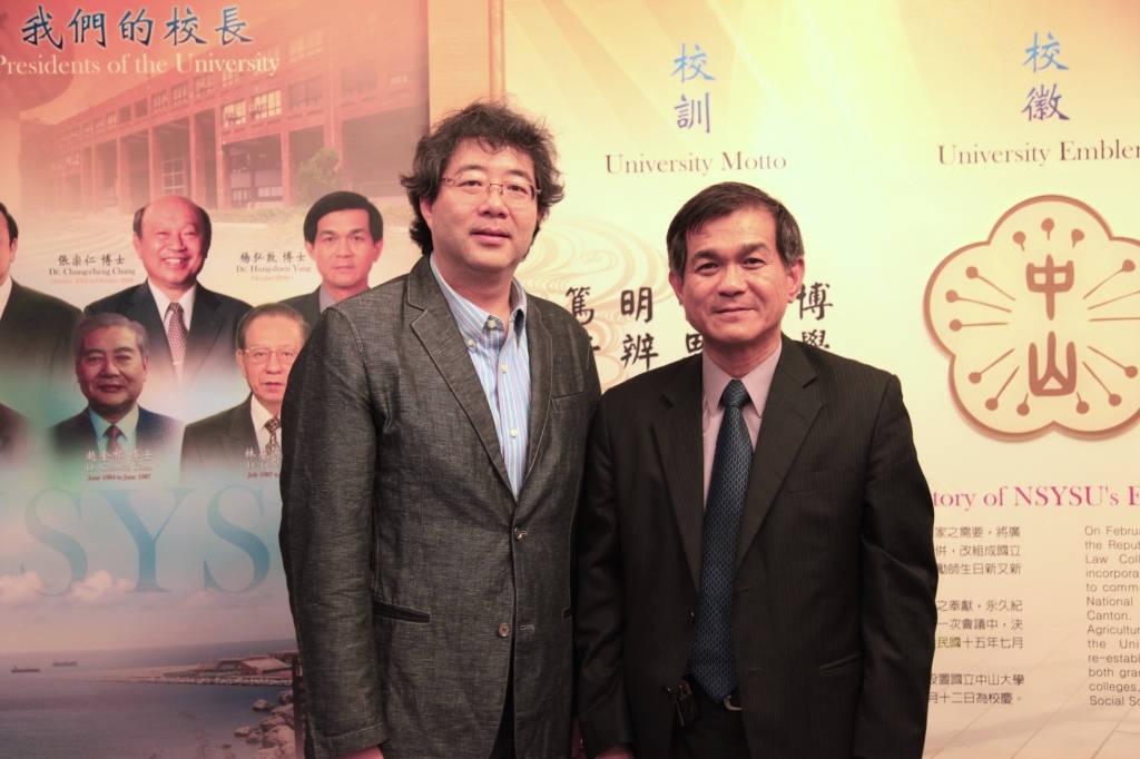與楊弘敦校長合影(另開新視窗/jpg檔)圖片