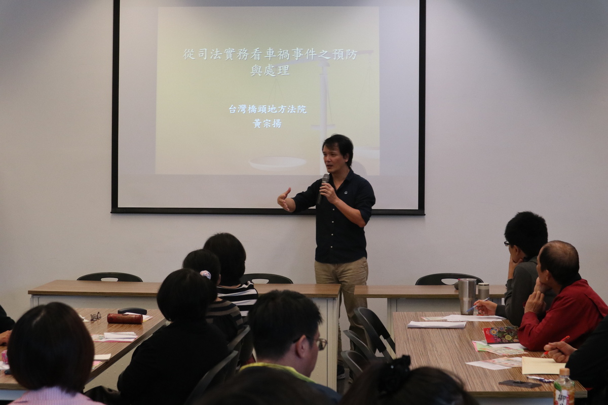勿搶一時快！去年17大學生死於車禍　安全上路5原則(另開新視窗/jpg檔)圖片