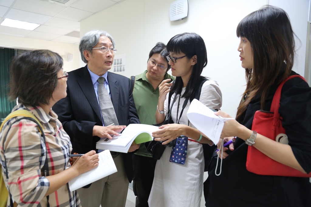 中山化學系謝建台教授說明(另開新視窗/jpg檔)圖片
