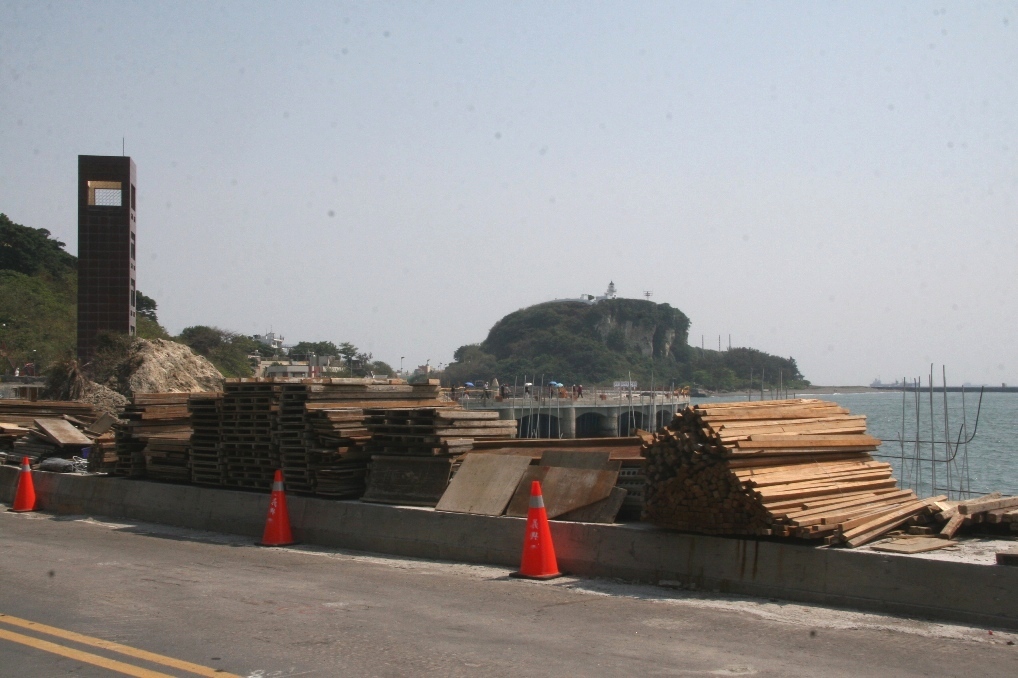 蓮海路大門道路封閉(另開新視窗/jpg檔)圖片