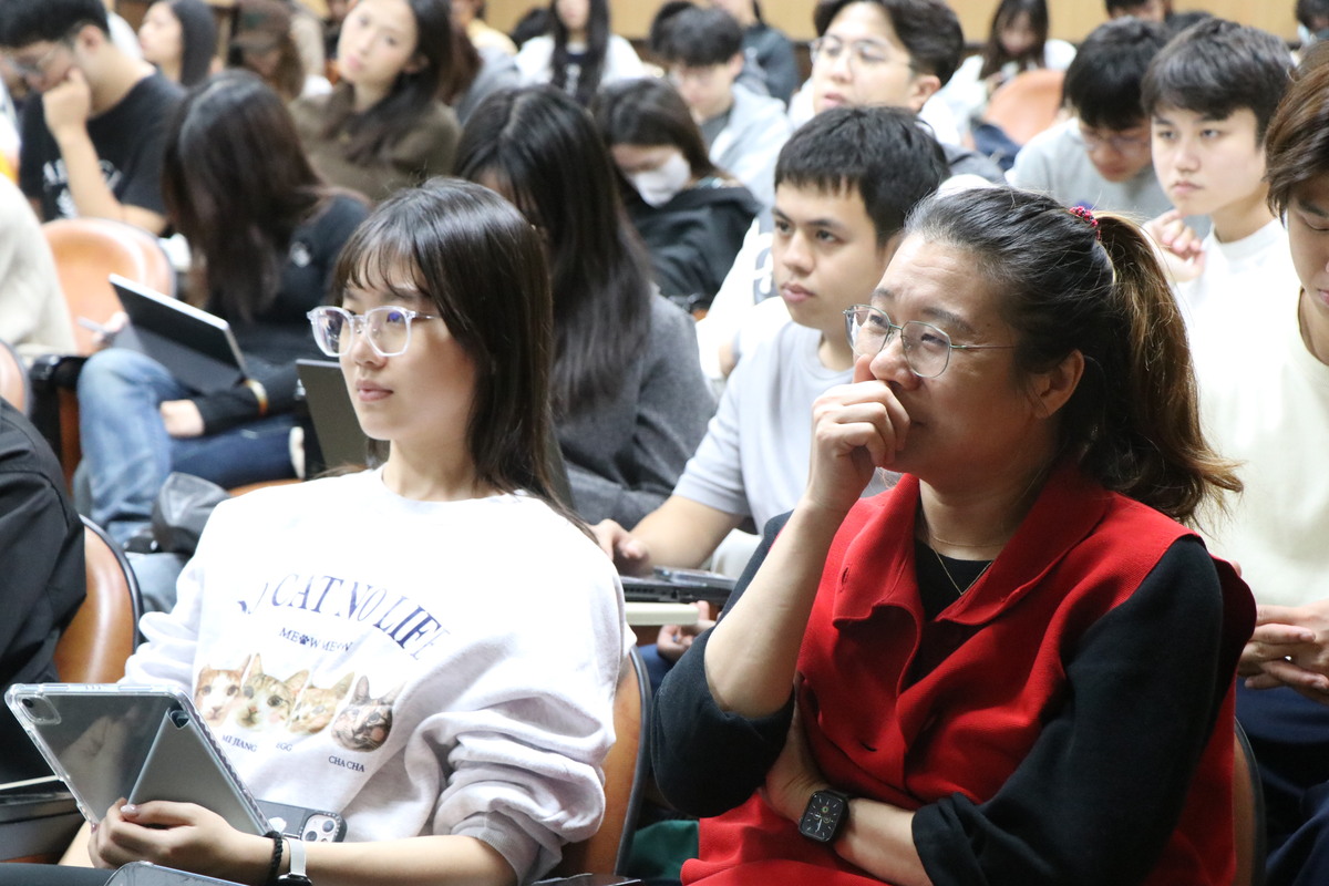 「兩岸關係與大陸政策」講座(另開新視窗/jpg檔)圖片