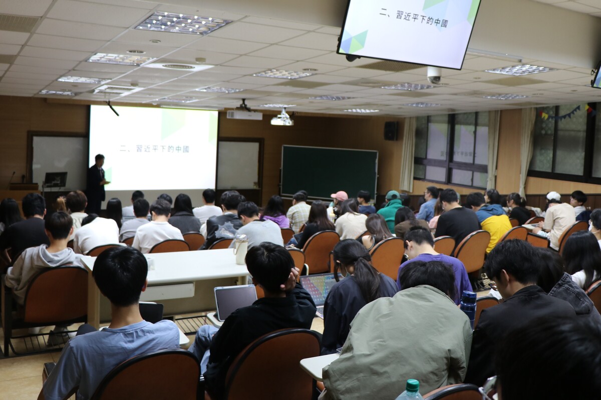 「兩岸關係與大陸政策」講座(另開新視窗/jpg檔)圖片