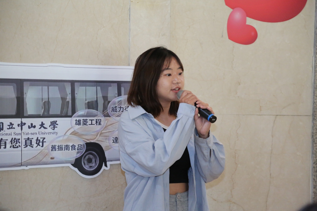 中山大學學生會會長羅媜昱表示，感謝畢業多年的學長姐持續關心母校，以實際行動回饋校園，支持在校學生的日常所需。(另開新視窗/jpg檔)圖片