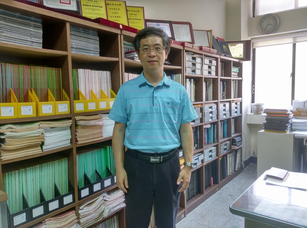 電機工程學系教授洪子聖(另開新視窗/jpg檔)