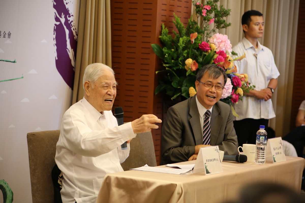 促青年參政 中山大學邀李登輝談二次憲改(另開新視窗/jpg檔)圖片