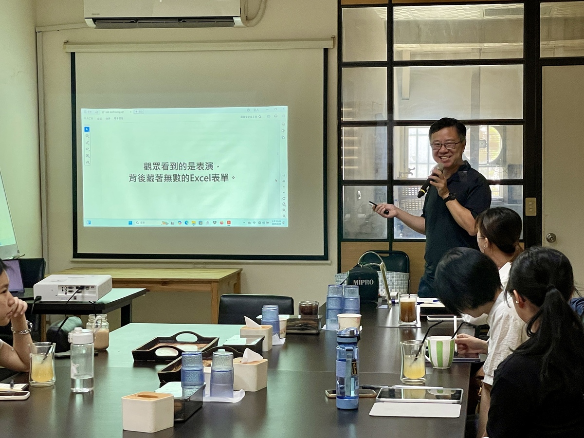 衛武營黃國威副總監分享藝術行政經歷(另開新視窗/jpg檔)圖片