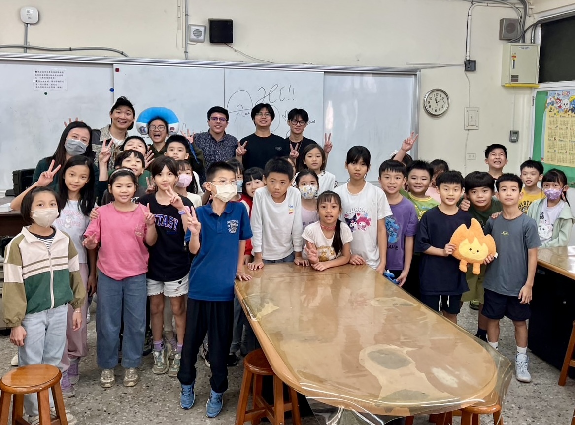 信義國小合影(另開新視窗/jpg檔)圖片