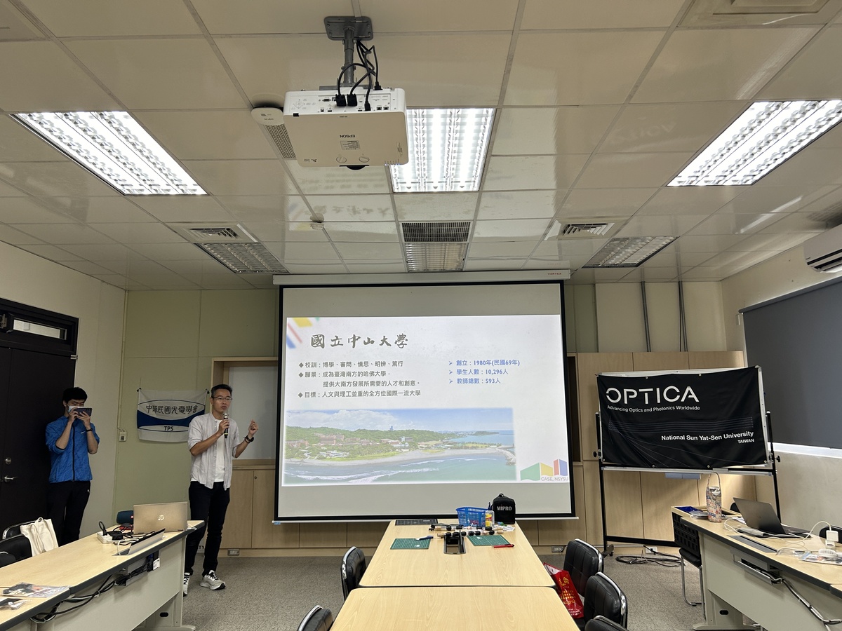 永續發展辦公室陳志維專業經理進行校園簡介(另開新視窗/jpg檔)圖片