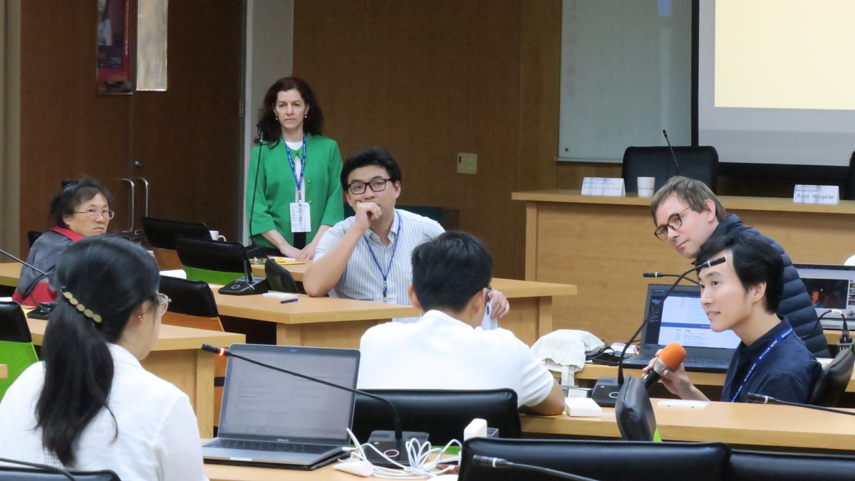 與會學者交流討論(另開新視窗/jpg檔)圖片