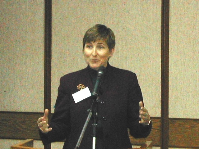 AIT代處長Ms.Pamela Slutz 為911後的亞太政策發表演說(另開新視窗/jpg檔)圖片