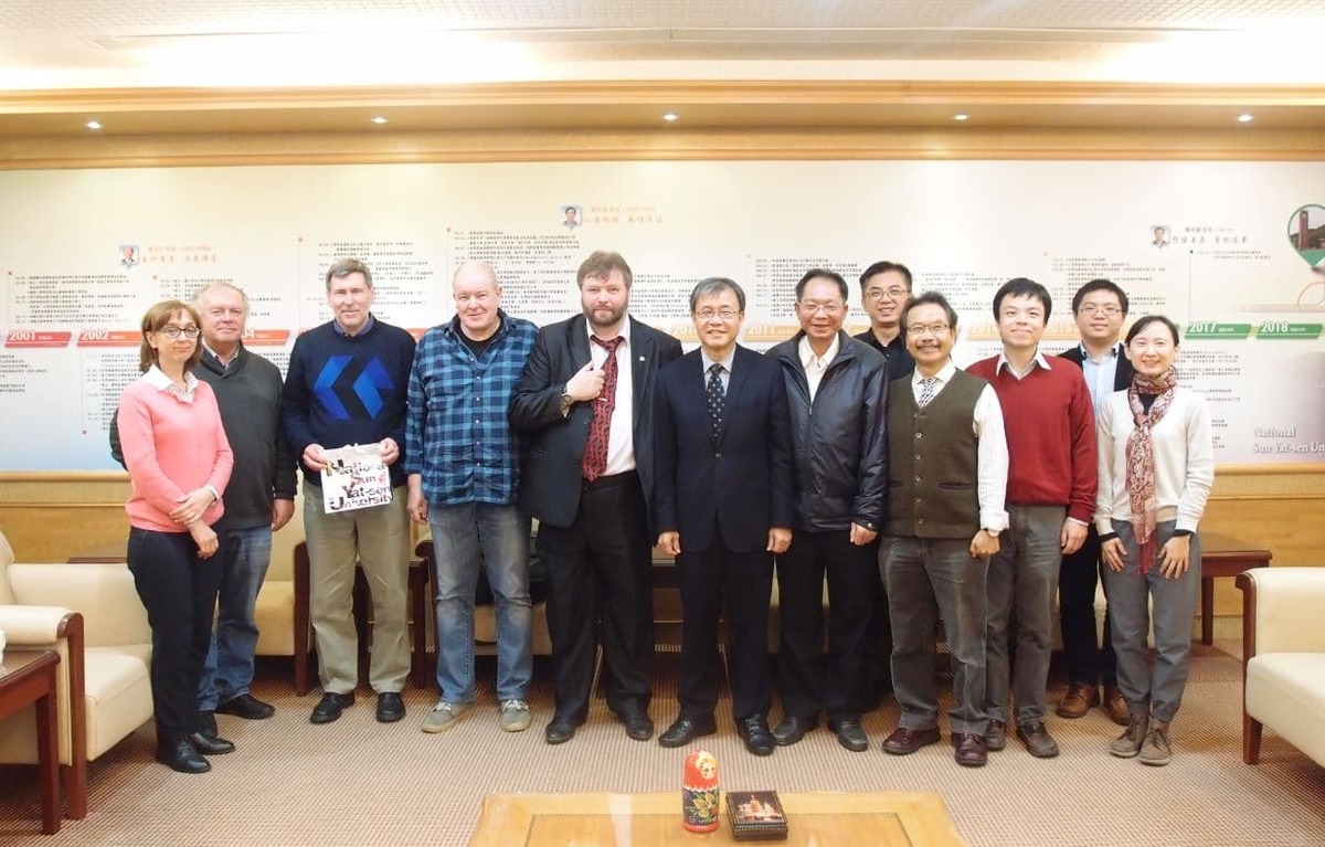 俄羅斯科學院希爾紹夫海洋研究所訪問團由副所長Peter Zavialov（左五）率領來訪(另開新視窗/jpg檔)圖片