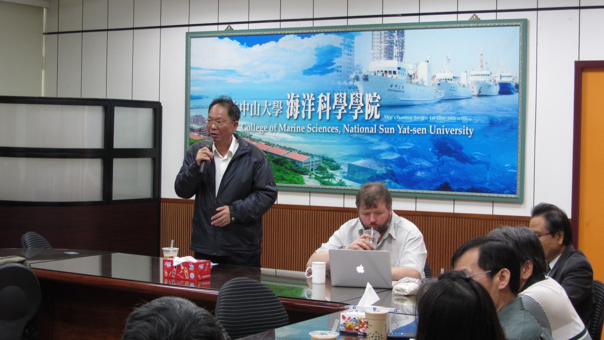 陳陽益副校長主持學術交流會議(另開新視窗/jpg檔)圖片