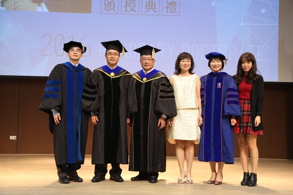 首位校友企業家 謝進南獲頒中山名譽博士(另開新視窗/jpg檔)圖片