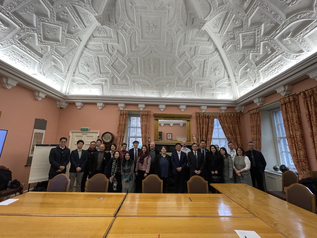 簽約儀式後合照(另開新視窗/jpg檔)圖片