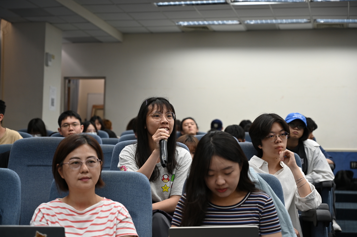 學生提問(另開新視窗/jpg檔)圖片