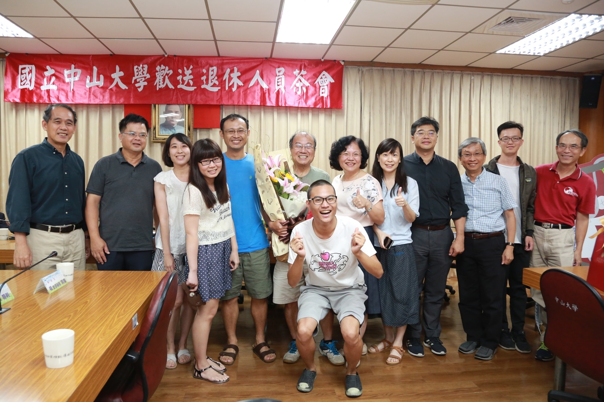 108年下半年度退休人員歡送茶會(另開新視窗/jpg檔)圖片