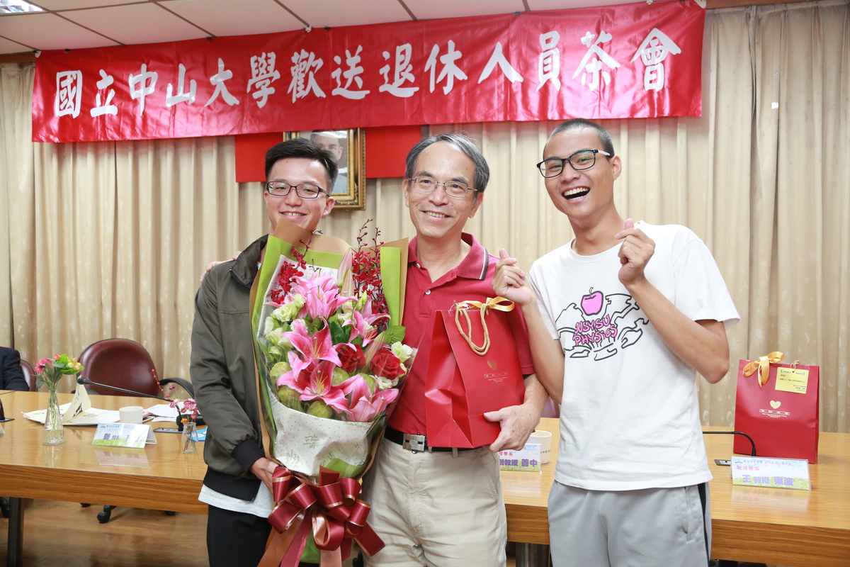 108年下半年度退休人員歡送茶會(另開新視窗/jpg檔)圖片