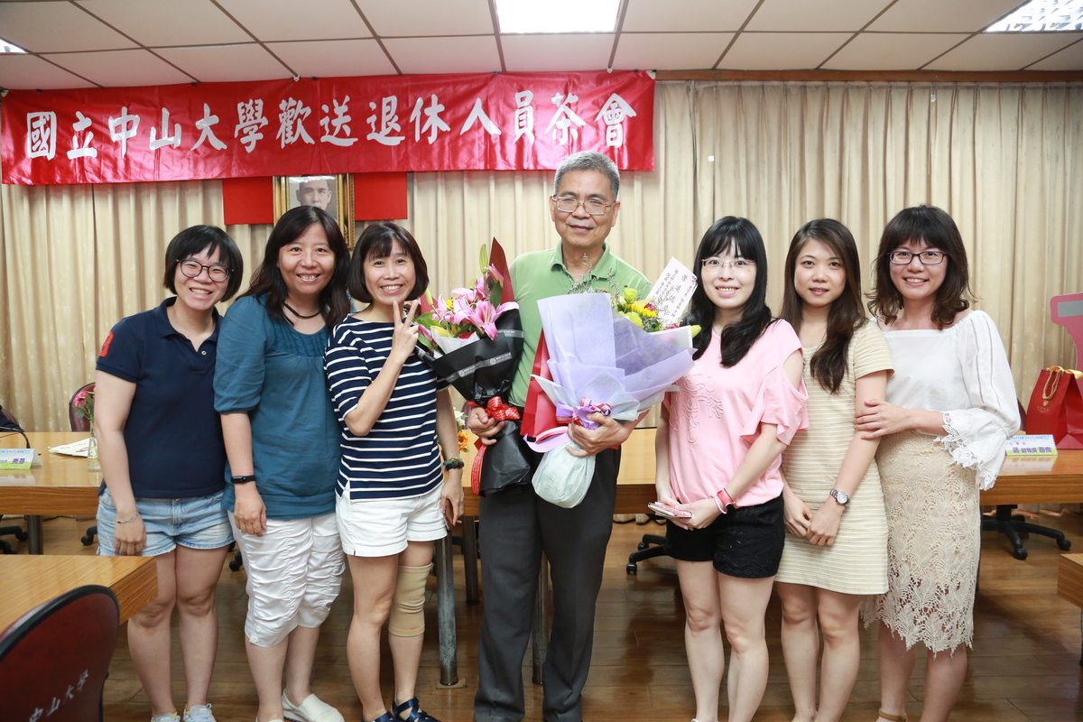 108年下半年度退休人員歡送茶會(另開新視窗/jpg檔)圖片
