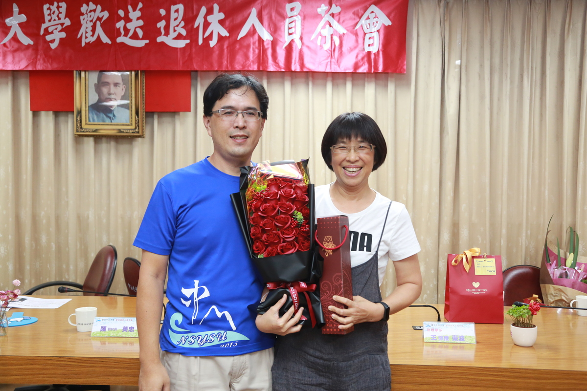 108年下半年度退休人員歡送茶會(另開新視窗/jpg檔)圖片