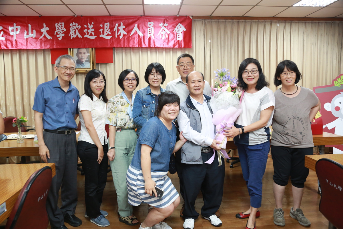 108年下半年度退休人員歡送茶會(另開新視窗/jpg檔)圖片