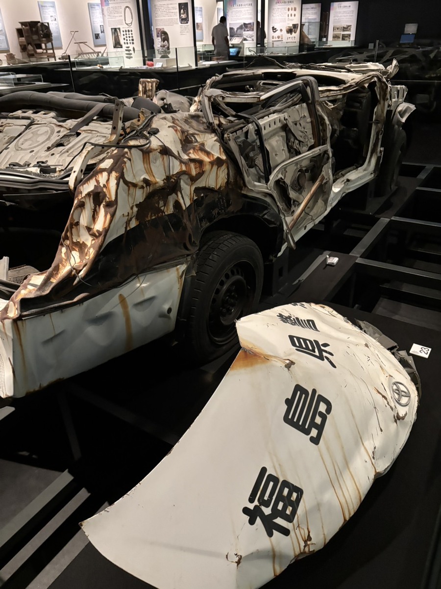 當時受海嘯波及之警車(另開新視窗/jpg檔)圖片