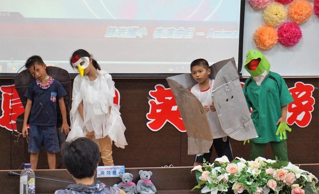 鼓岩國小團體表演(另開新視窗/jpg檔)圖片