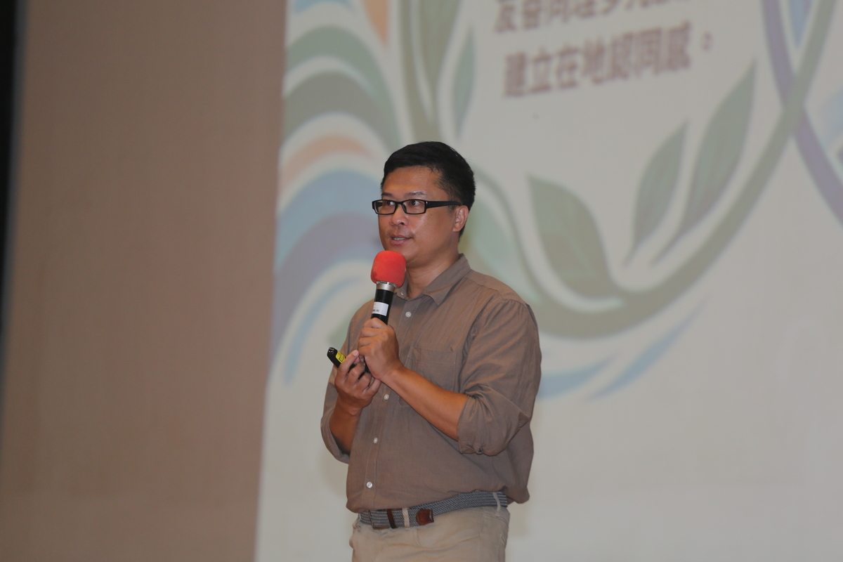 學務長于欽平(另開新視窗/jpg檔)圖片