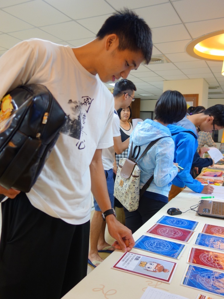 書中自有黃金屋 「西灣閱讀週」全國大學首創 3D彩繪壁畫(另開新視窗/jpg檔)圖片