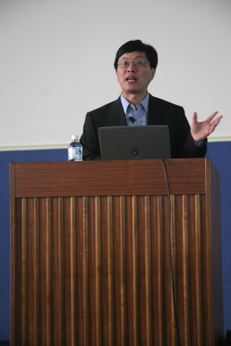 微軟亞洲研究院院長沈向洋蒞校演講，講題為「先驗、脈絡與互動式電腦視覺」(另開新視窗/jpg檔)圖片