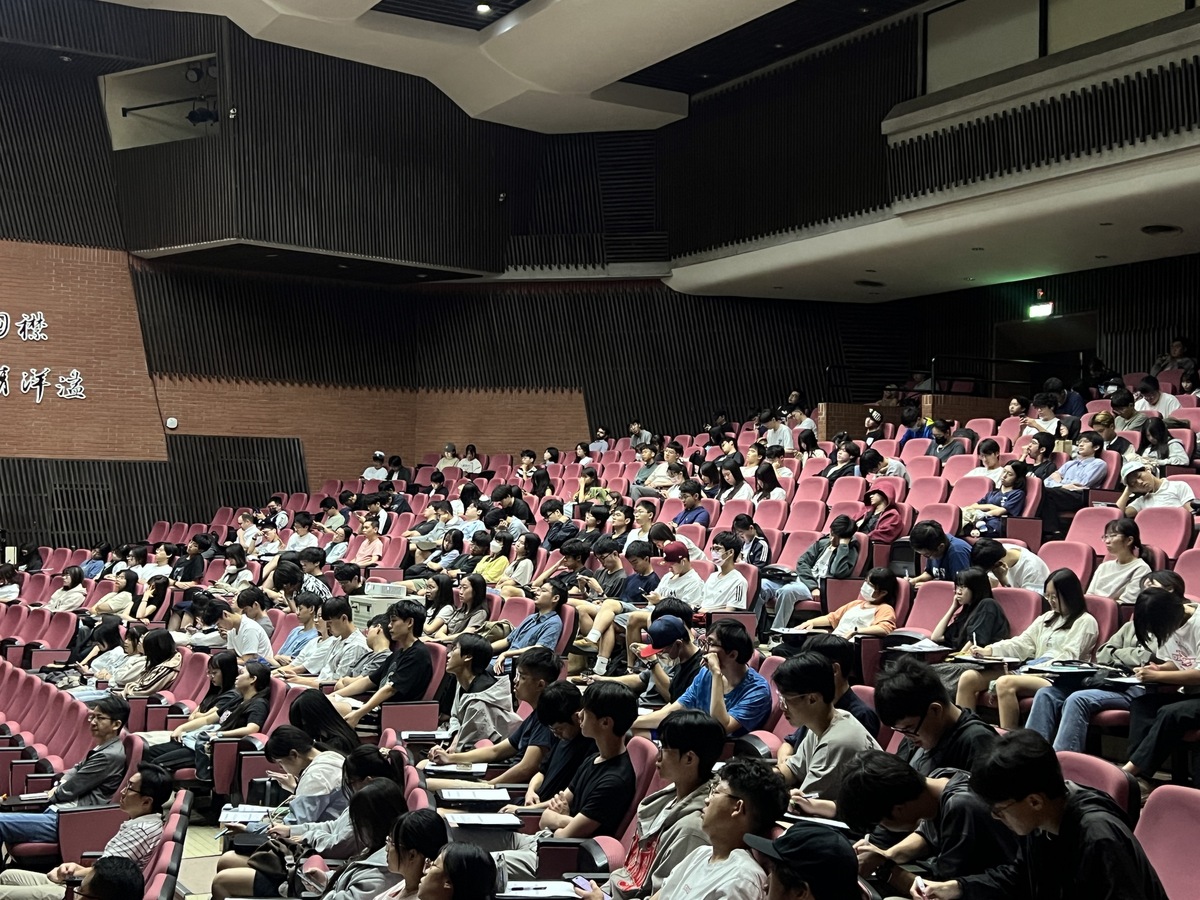 中山大學生態書寫開講　從賞鳥到雪豹探索人與自然(另開新視窗/jpeg檔)圖片