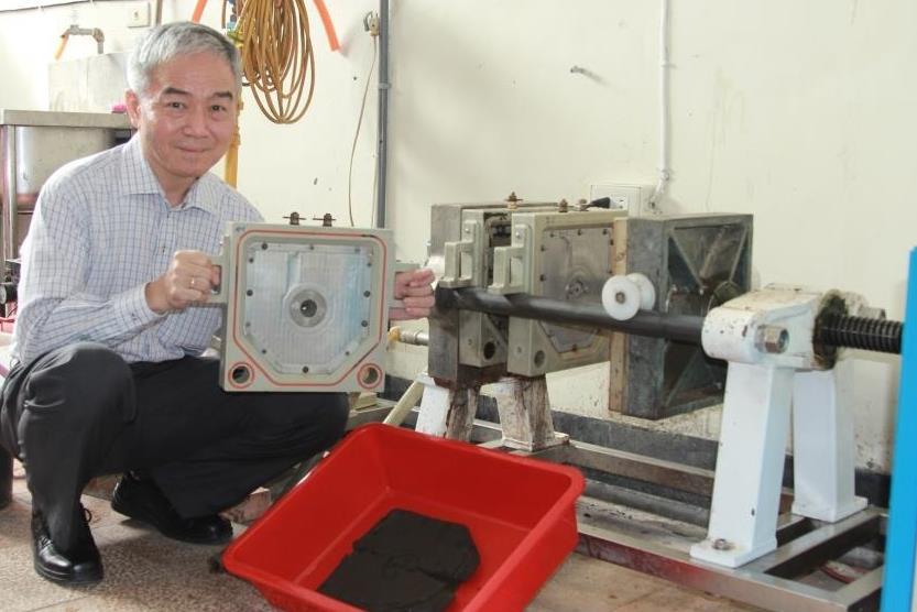 污泥減重新技術 中山大學獨創電脫水系統(另開新視窗/jpg檔)圖片