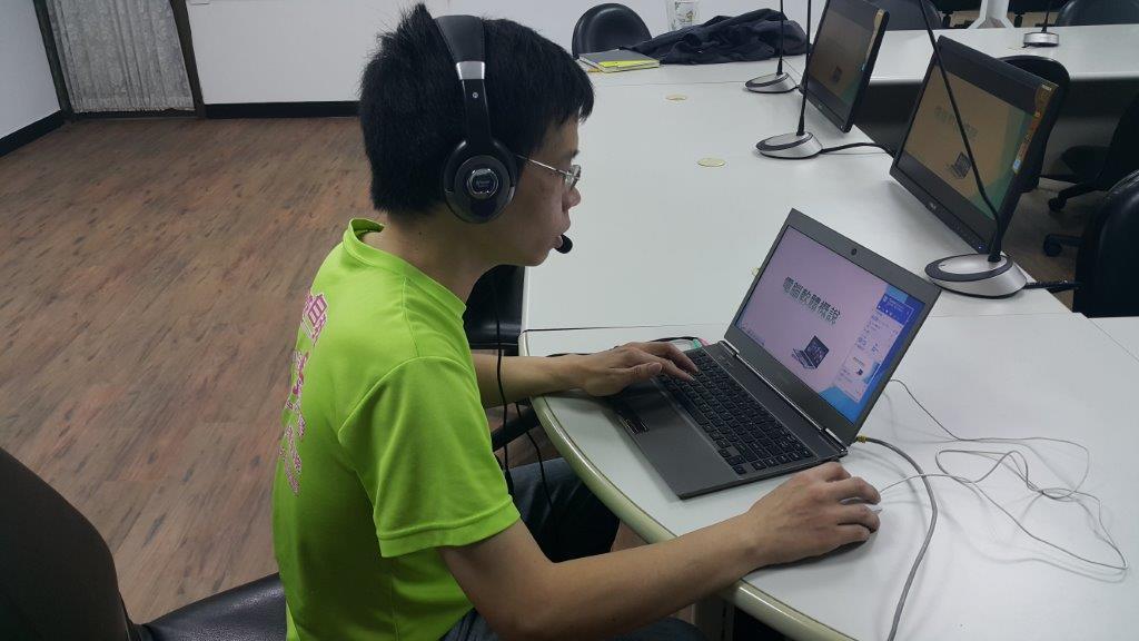 本校學生從遠距線上教學(另開新視窗/jpg檔)圖片