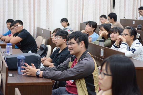 畢業生求職  統一人資長徐智明：眼光要放遠(另開新視窗/jpg檔)圖片