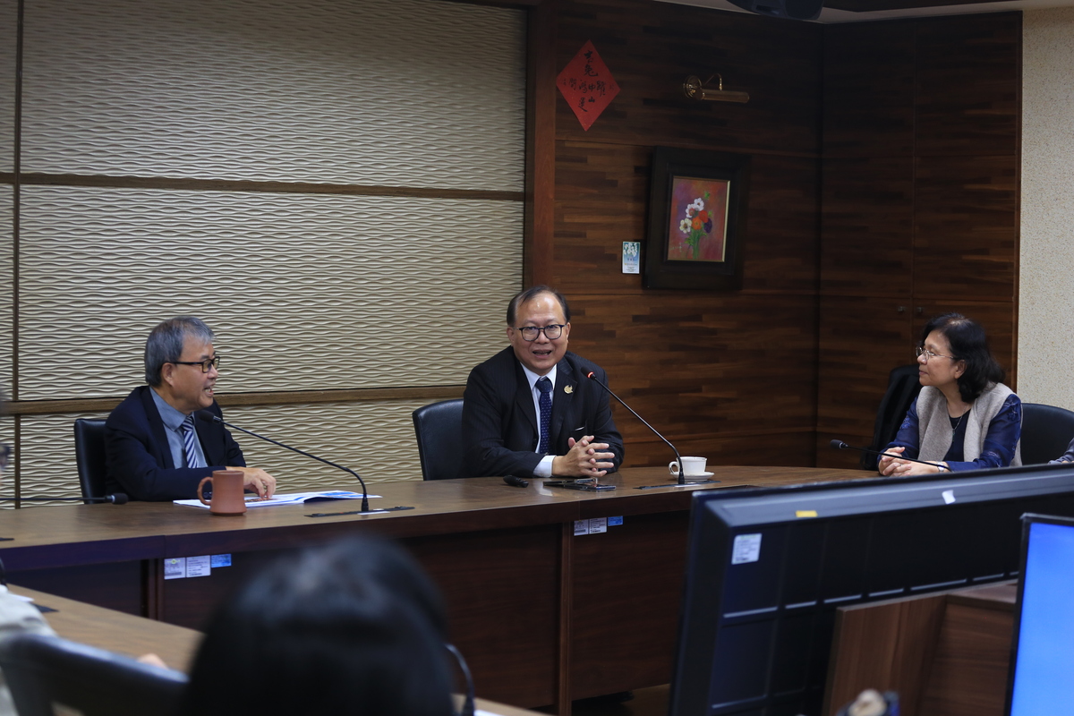 行政院人事行政總處人事長蘇俊榮提供中山大學許多未來規劃的寶貴建言(另開新視窗/jpg檔)圖片