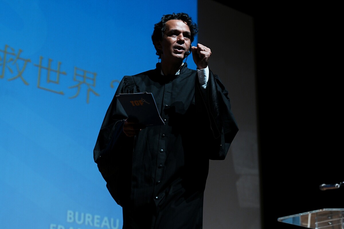 旅居台灣的法國企業家貝亞力（Alexandre Paître）擔任檢察官(另開新視窗/jpg檔)圖片