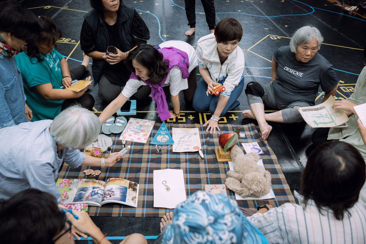 學員彼此分享自己與物件的生命關聯(另開新視窗/jpg檔)圖片