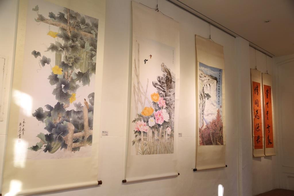 臥虎藏龍藝術家 「攜手畫未來」聯展開幕(另開新視窗/jpg檔)圖片