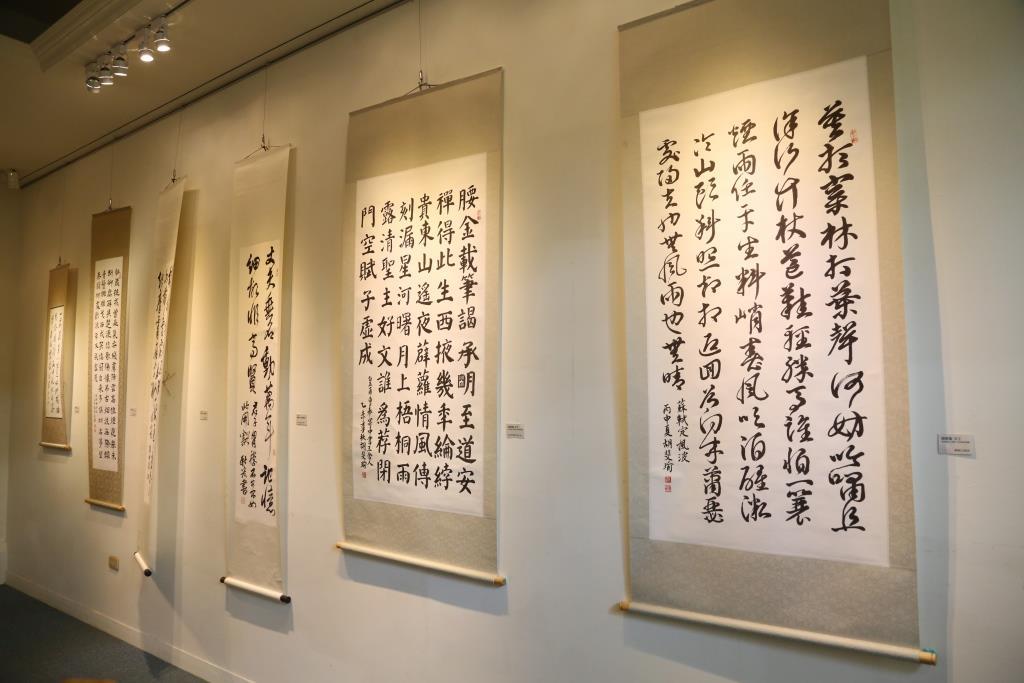 臥虎藏龍藝術家 「攜手畫未來」聯展開幕(另開新視窗/jpg檔)圖片