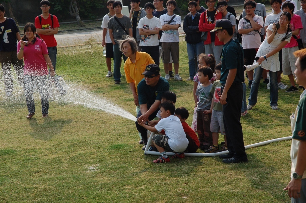 中山附幼水柱體驗(另開新視窗/jpg檔)圖片