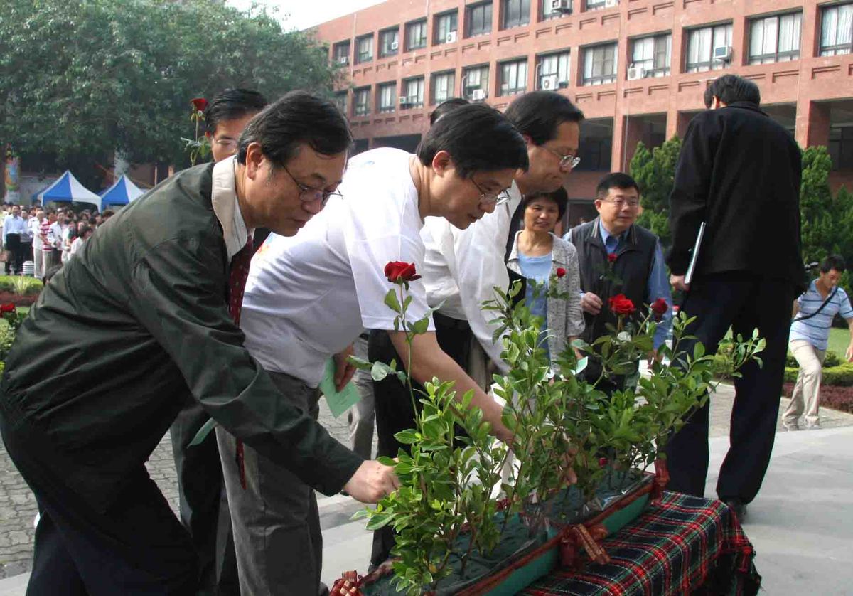 國立中山大學三十週年校慶盛大展開 開幕典禮祝福校運昌隆(另開新視窗/jpg檔)圖片