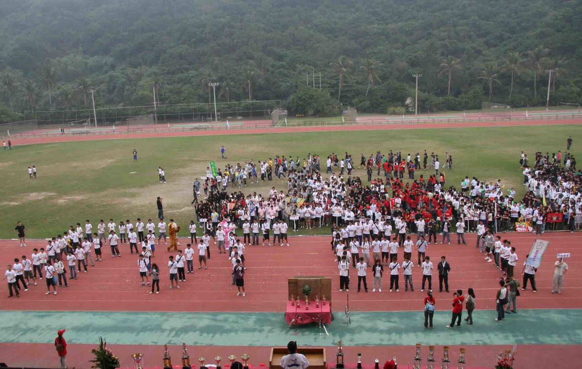 師生一同慶祝中山30週年(另開新視窗/jpg檔)圖片
