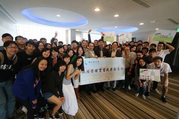 政經系瘋實習 中山學生化身交通大使(另開新視窗/jpg檔)圖片