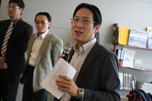 本校社會科學院院長、政經系教授張其祿(另開新視窗/jpg檔)圖片