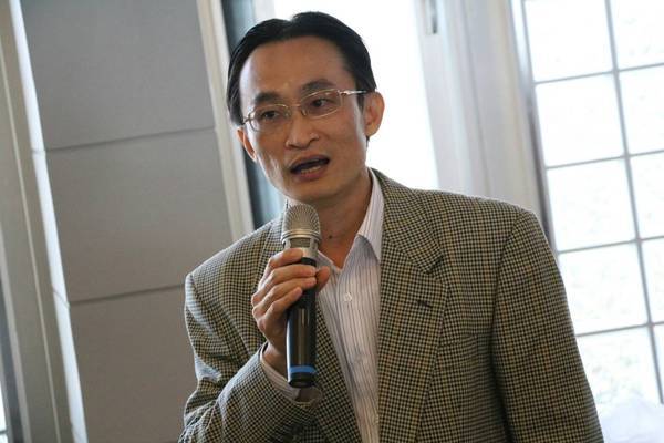 本校政治經濟學系教授兼系主任李予綱(另開新視窗/jpg檔)圖片