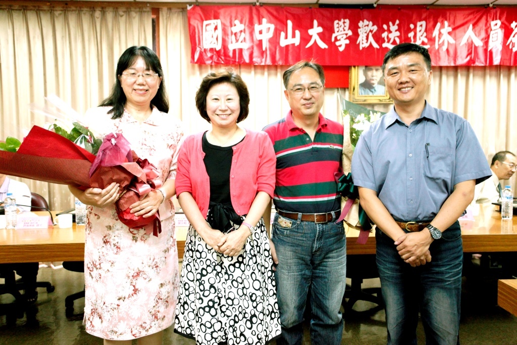 學務處劉定一教官(右二)(另開新視窗/jpg檔)圖片