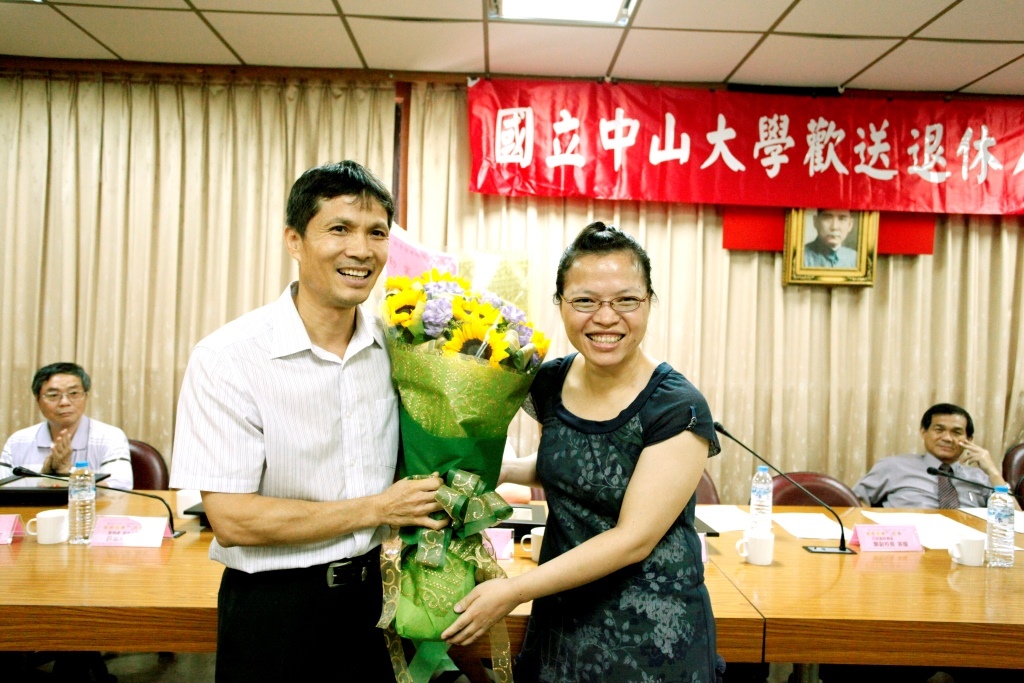 通識教育中心劉季諺老師(左)(另開新視窗/jpg檔)圖片