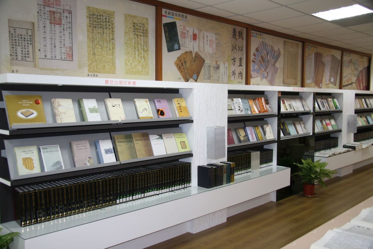 現場展出豐富多元的韓國書籍(另開新視窗/jpg檔)圖片