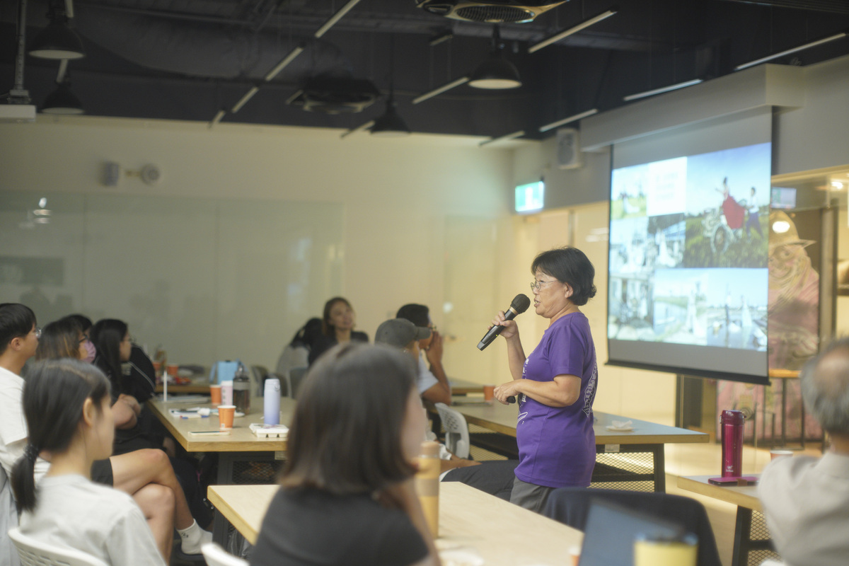 洲南鹽場主任沈錳美(另開新視窗/jpg檔)圖片