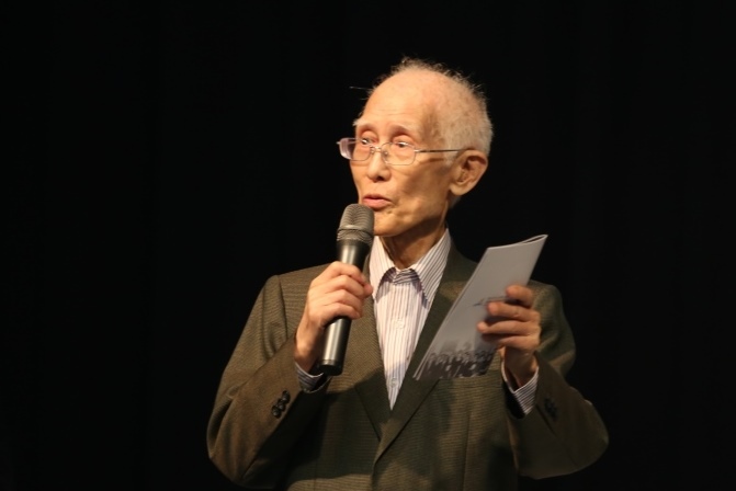 余光中介紹半世紀前的詩人合影並朗誦〈蒙娜麗莎〉(另開新視窗/jpg檔)圖片
